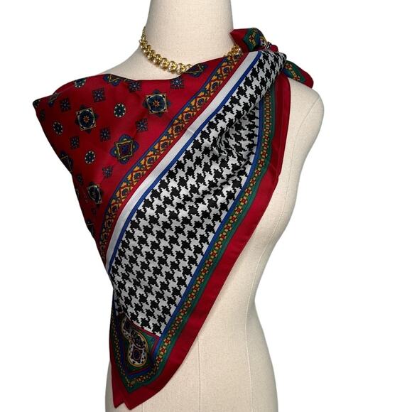 Vintage Avon scarf - Picture 3 of 7